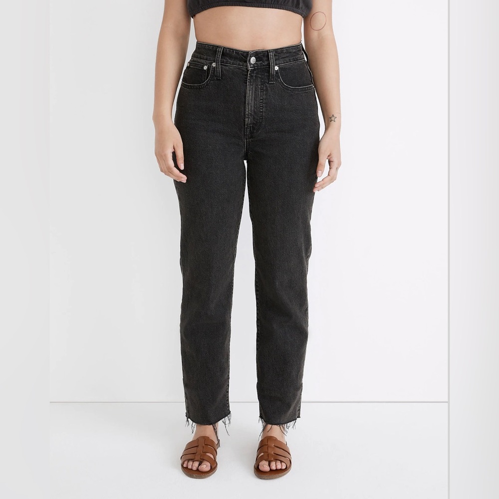 The Curvy Perfect Vintage Straight Jean in Lunar Wash
